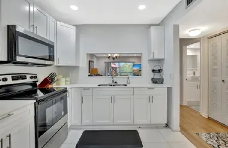 1200 SW 124TH TER 404 O, PEMBROKE PINES,..., Pembroke Pines, FL 33027