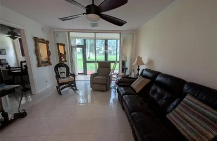 9300 N HOLLYBROOK LAKE DR APT 106, PEMBR..., Pembroke Pines, FL 33025