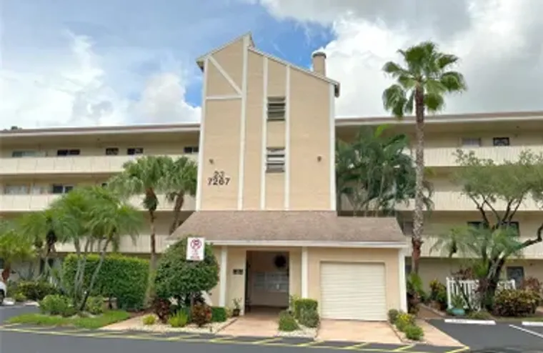 7267 HUNTINGTON LN APT 104, DELRAY BEACH..., Delray Beach, FL 33446