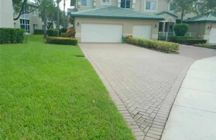 7952 EXETER CIR E # 201, TAMARAC, FL, 33..., Tamarac, FL 33321