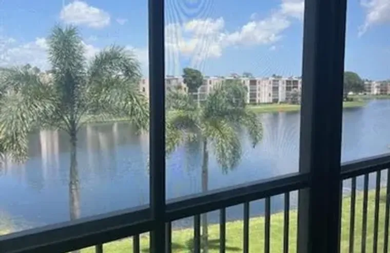 7351 KINGHURST DR 302, DELRAY BEACH, FL,..., Delray Beach, FL 33446