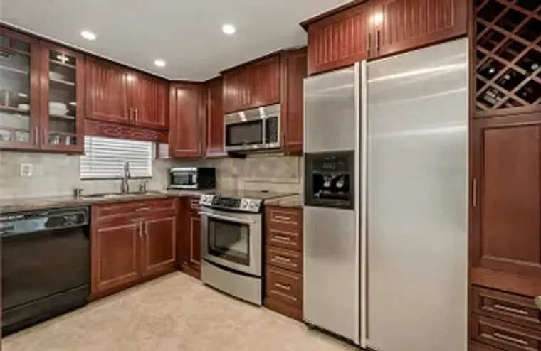 9320 S HOLLYBROOK LAKE DR 103, PEMBROKE ..., Pembroke Pines, FL 33025