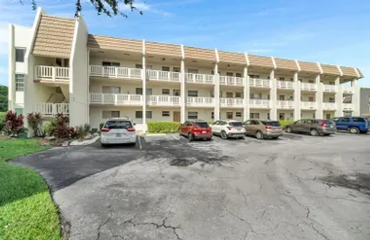 6890 ROYAL PALM BLVD 203H, MARGATE, FL, ..., Margate, FL 33063