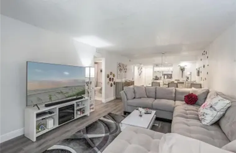 8901 S HOLLYBROOK BLVD APT 201, PEMBROKE..., Pembroke Pines, FL 33025