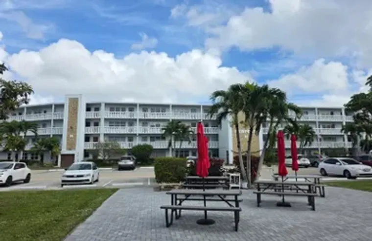 3028 NEWPORT H # 3028, DEERFIELD BEACH, ..., Deerfield Beach, FL 33442