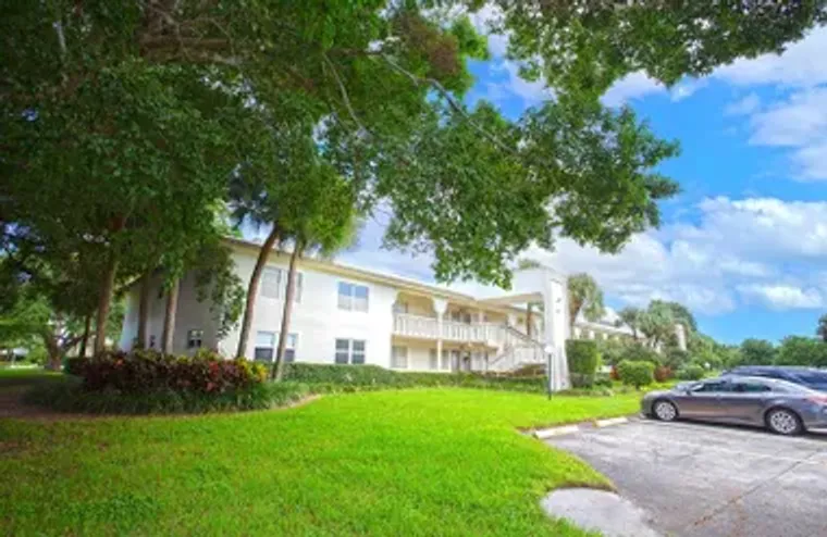 2805 VICTORIA WAY F 2, COCONUT CREEK, FL..., Coconut Creek, FL 33066