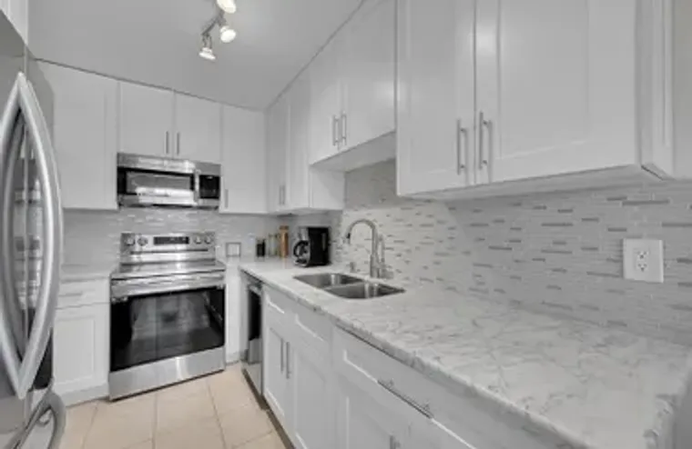 1001 FLAME VINE AVE APT 201, DELRAY BEAC..., Delray Beach, FL 33445