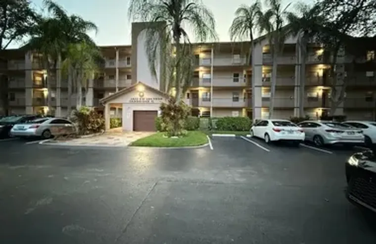 1200 SW 124TH TER APT 405, PEMBROKE PINE..., Pembroke Pines, FL 33027