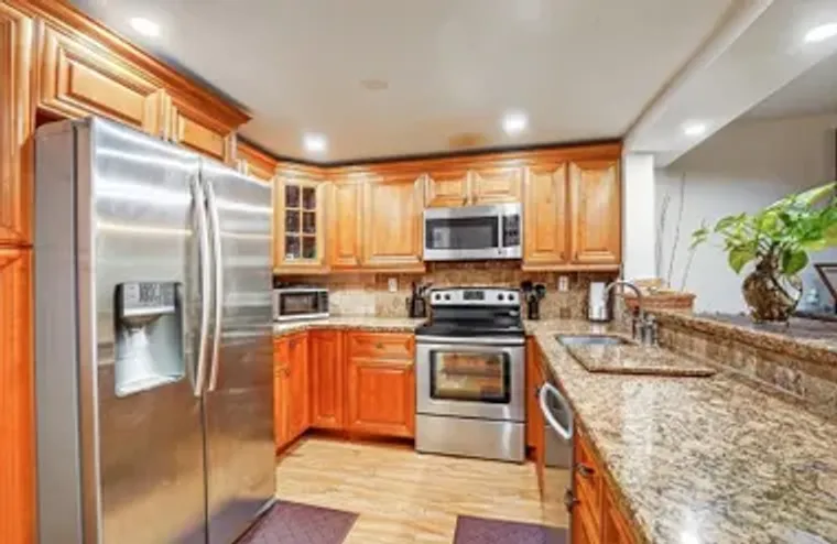 7950 W MCNAB RD APT 302, TAMARAC, FL, 33..., Tamarac, FL 33321