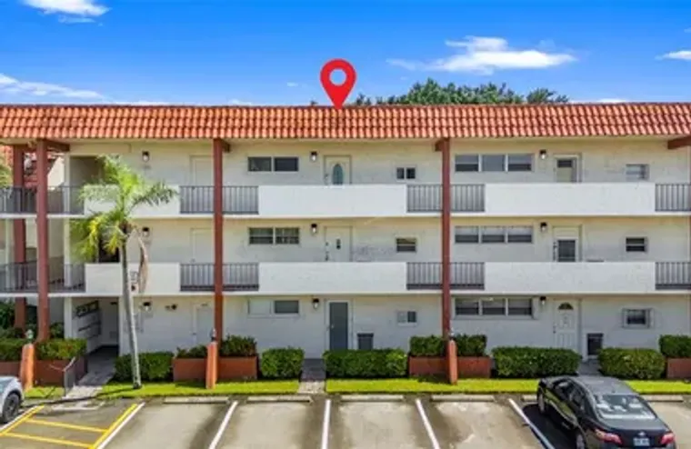 8990 S HOLLYBROOK BLVD 305, PEMBROKE PIN..., Pembroke Pines, FL 33025