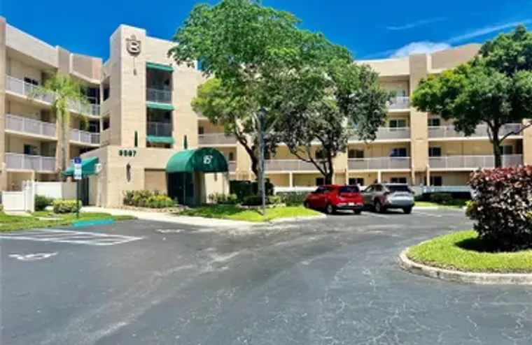 9587 WELDON CIR APT 204, TAMARAC, FL, 33..., Tamarac, FL 33321