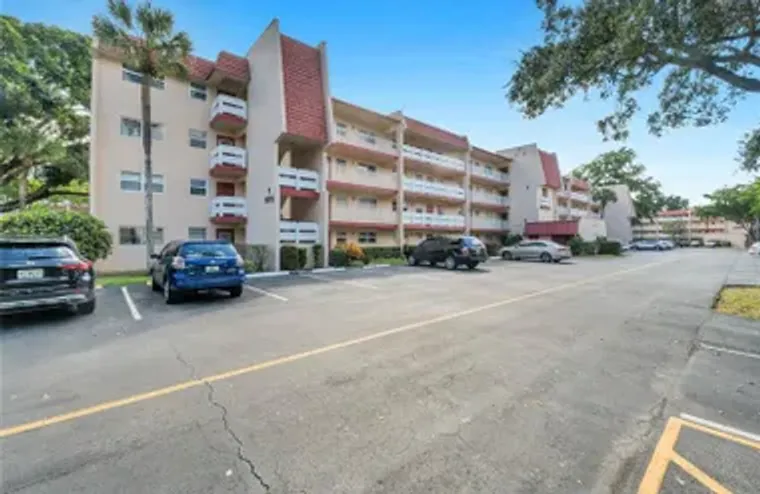 1015 COUNTRY CLUB DR APT 203, MARGATE, F..., Margate, FL 33063