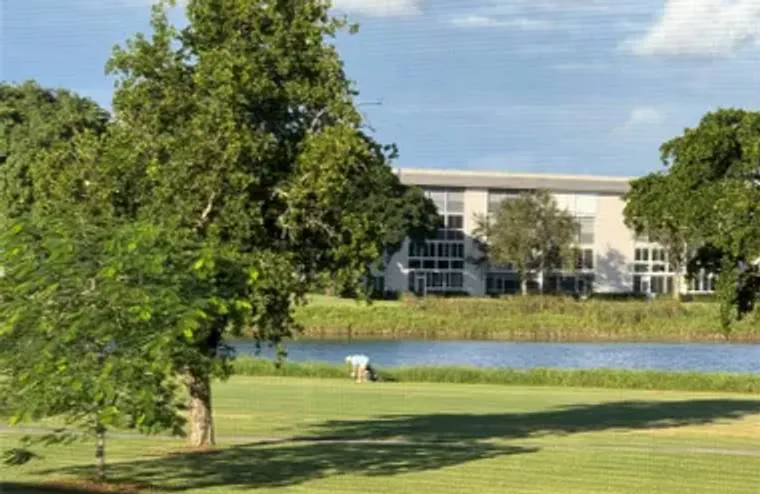 2802 VICTORIA WAY M2, COCONUT CREEK, FL,..., Coconut Creek, FL 33066