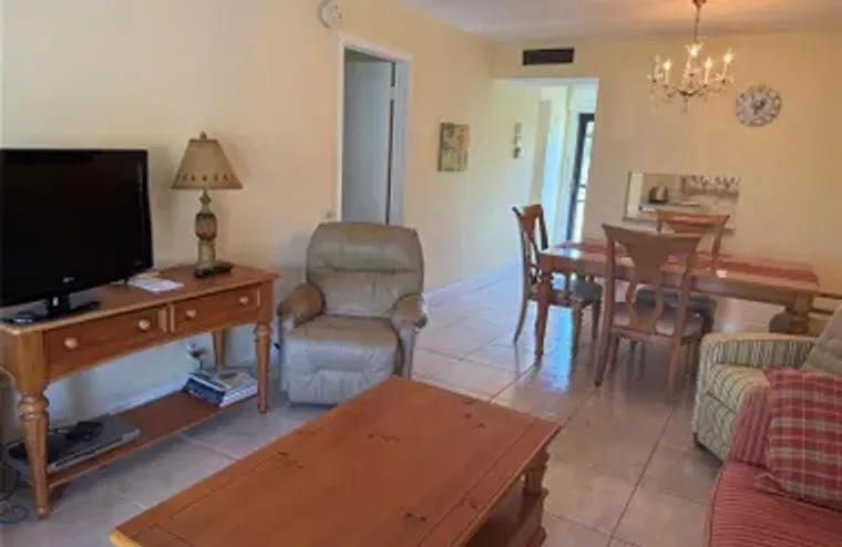 2800 NW 47TH TER APT 108, LAUDERDALE LAK..., Lauderdale Lakes, FL 33313