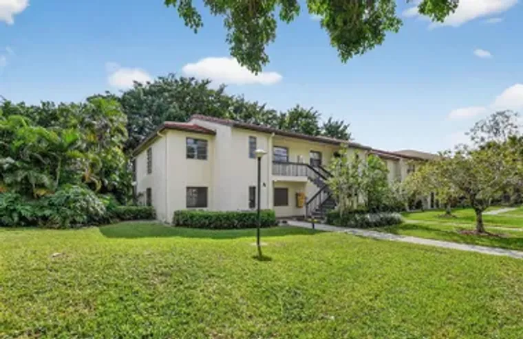8310 CASA DEL LAGO APT 1A, BOCA RATON, F..., Boca Raton, FL 33433