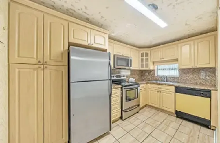 8980 S HOLLYBROOK BLVD 204, PEMBROKE PIN..., Pembroke Pines, FL 33025