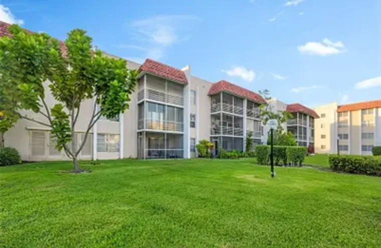 3774 INVERRARY BLVD APT 104P, LAUDERHILL..., Lauderhill, FL 33319