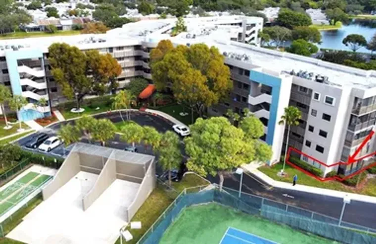 1101 COLONY POINT CIR APT 123, PEMBROKE ..., Pembroke Pines, FL 33026