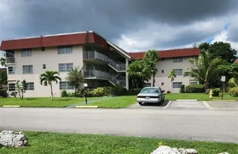 2901 NW 47TH TER APT 349, LAUDERDALE LAK..., Lauderdale Lakes, FL 33313
