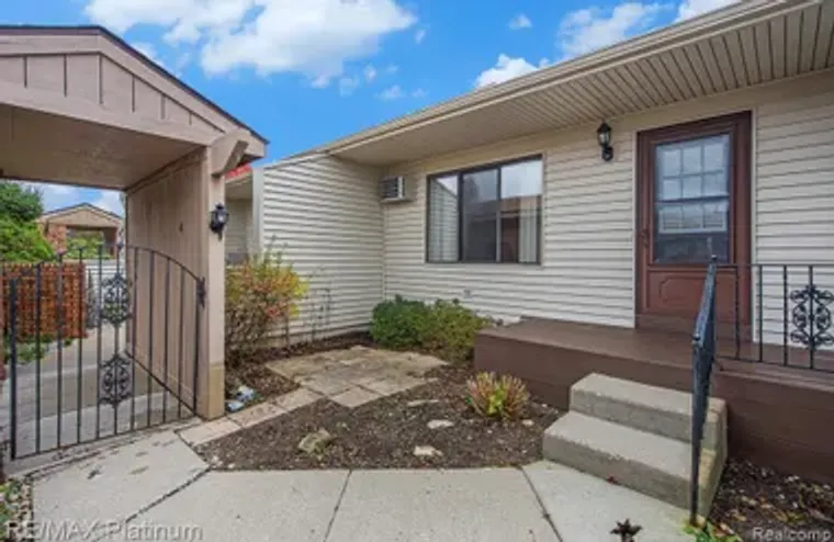 61961 YORKTOWN DR UNIT 4, SOUTH LYON, MI..., South Lyon, MI 48178
