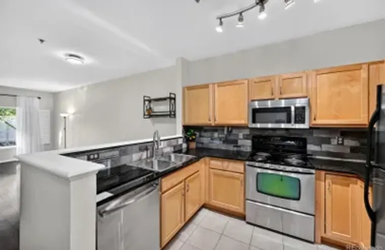 2895 W RIVERWALK CIR APT 104, LITTLETON,..., Littleton, CO 80123