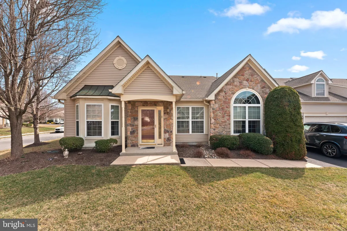 Property Slideshow image 1 of 39 | 210 shady brook dr 281, Langhorne, PA, 19047