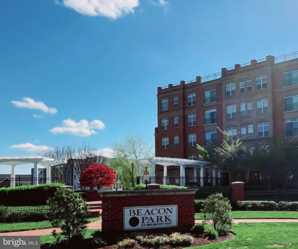 Property Slideshow image 1 of 29 | 680 watermans dr apt 301, Woodbridge, VA, 22191