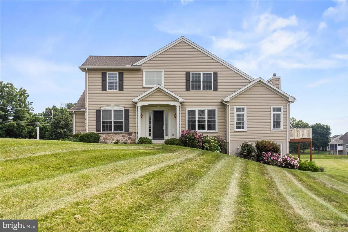 Property Slideshow image 1 of 59 | 427 carmella dr, Mechanicsburg, PA, 17050