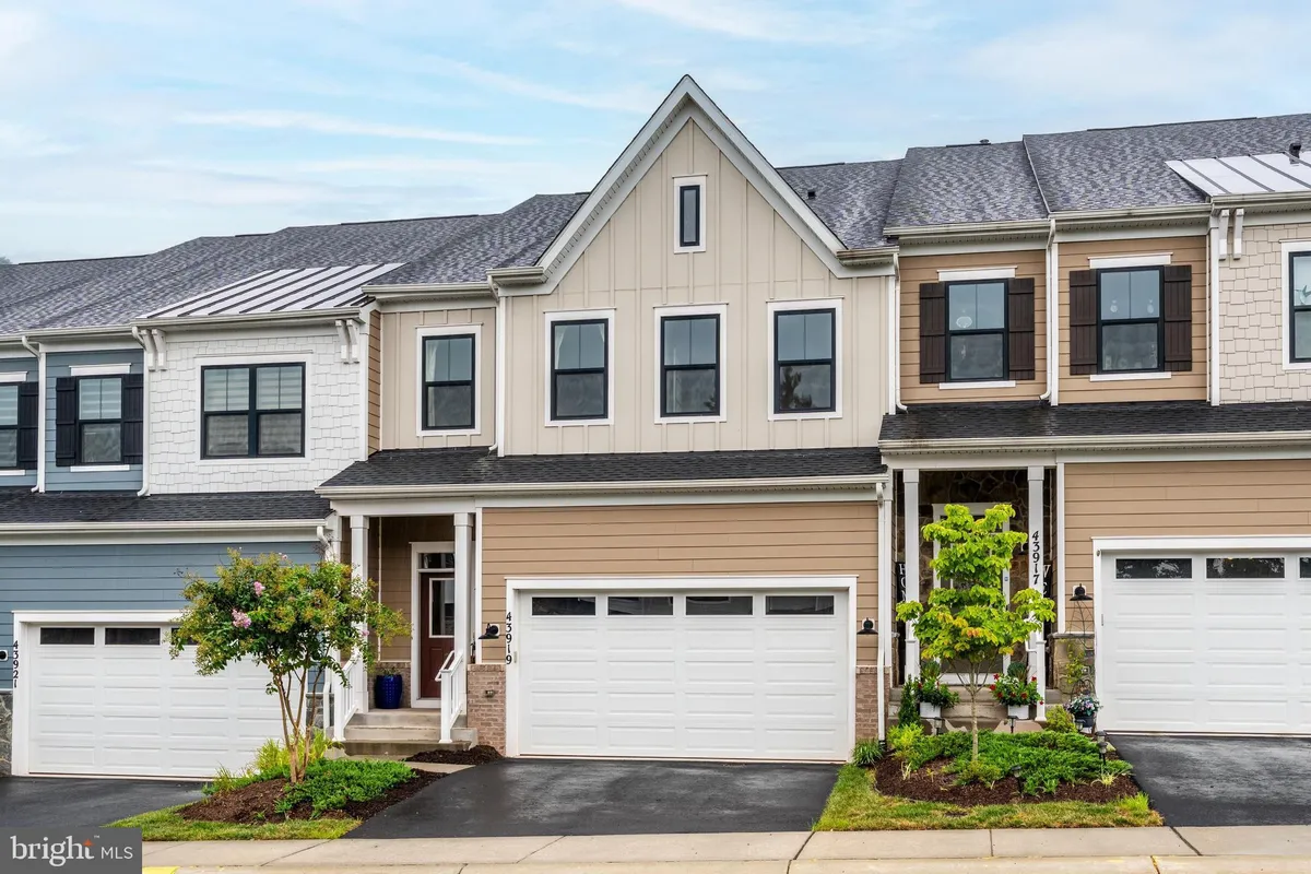 Property Slideshow image 1 of 24 | 43919 maritime song ter, Leesburg, VA, 20176