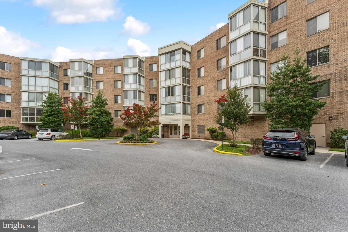 Property Slideshow image 1 of 24 | 2900 n leisure world blvd apt 209, Silver Spring, MD, 20906