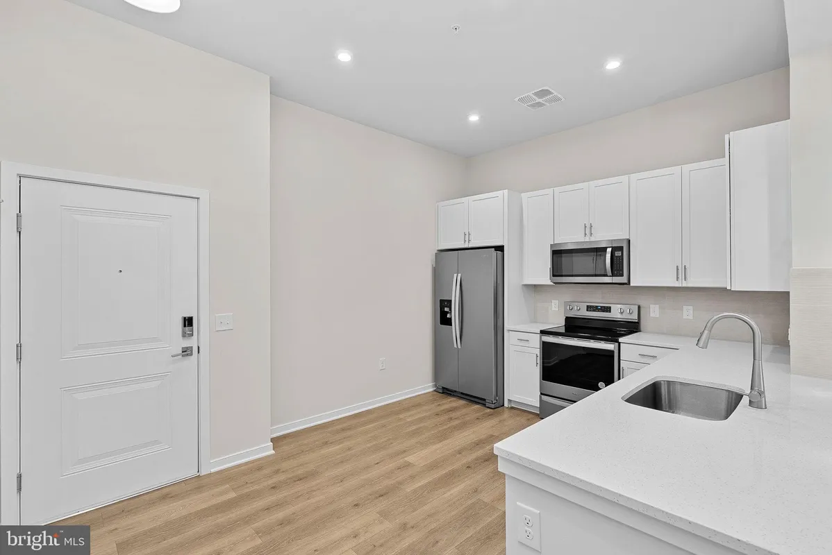 Property Slideshow image 1 of 34 | 700 mount airy ter ne unit 403, Leesburg, VA, 20176