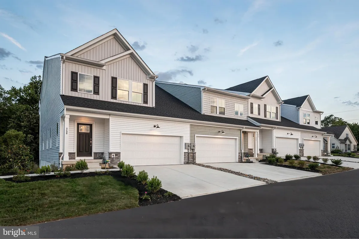 Property Slideshow image 1 of 24 | 544 arrowgrass ln, New Castle, DE, 19720