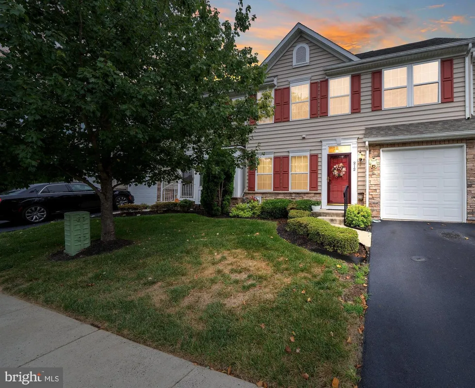 Property Slideshow image 1 of 40 | 212 anita ct, Newark, DE, 19702