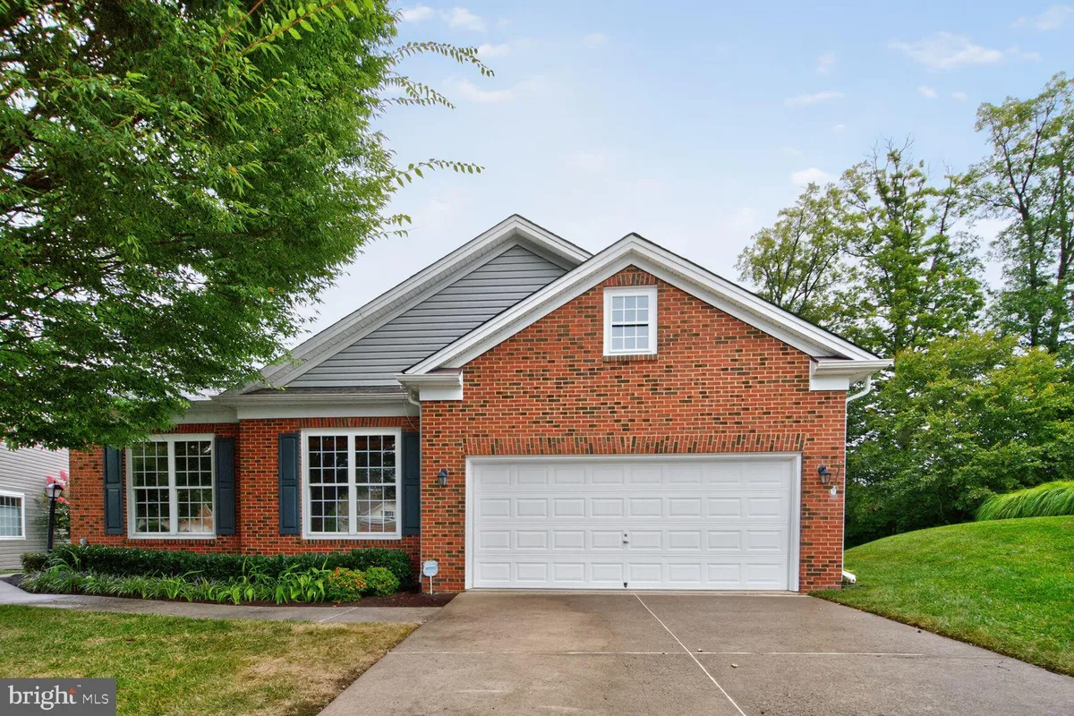 Property Slideshow image 1 of 37 | 1994 penfold ct, Woodbridge, VA, 22192