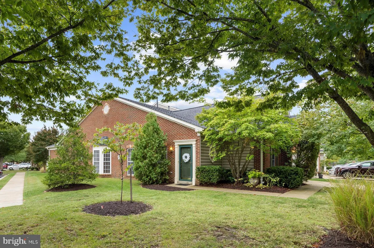 Property Slideshow image 1 of 49 | 311 hamlet cir, Edgewater, MD, 21037