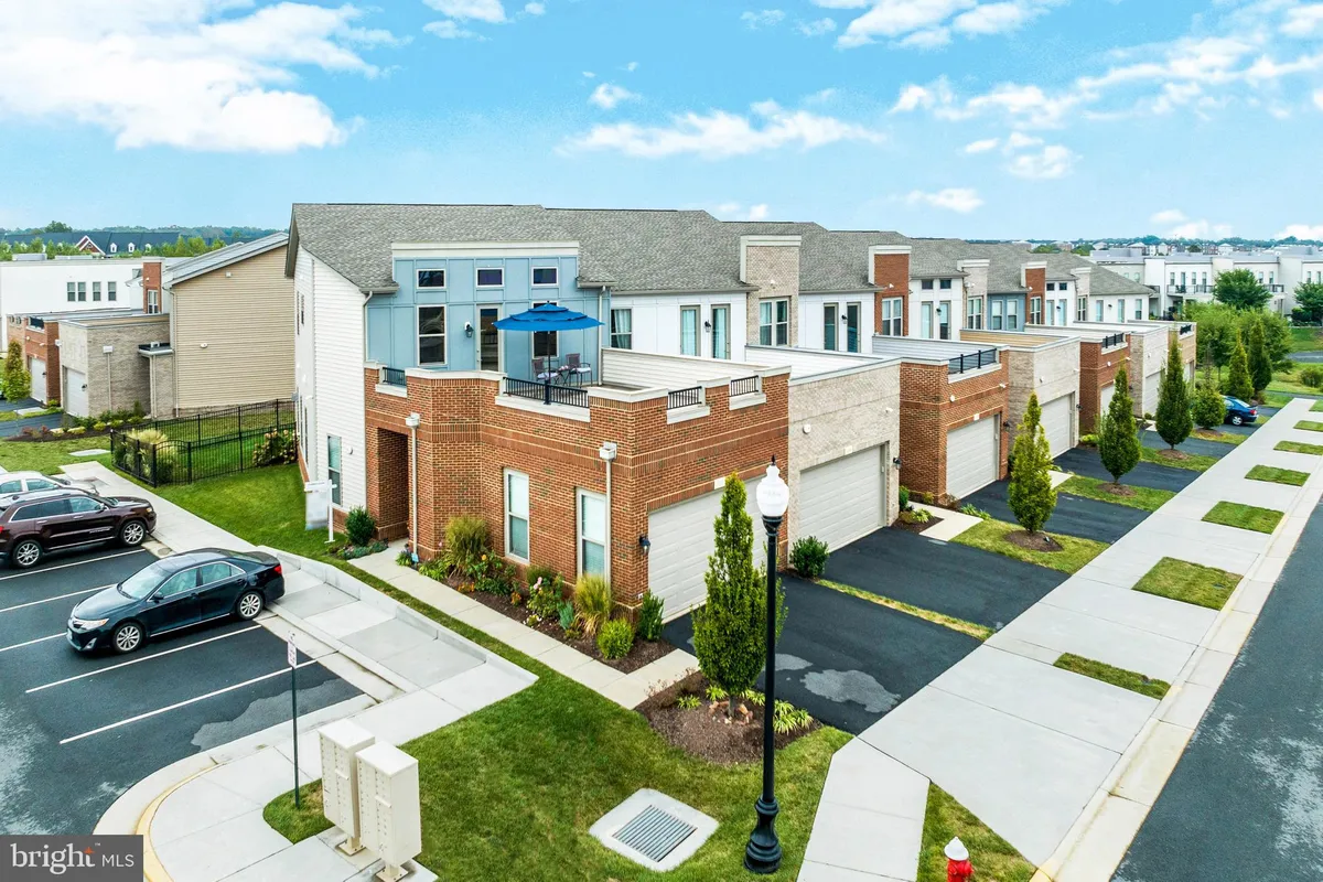 Property Slideshow image 1 of 51 | 42788 macbeth ter, Ashburn, VA, 20148