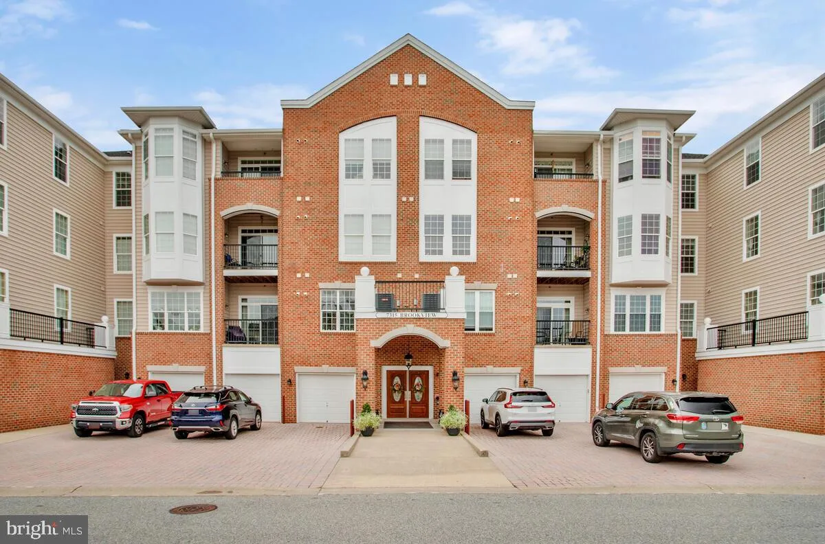 Property Slideshow image 1 of 70 | 7315 brookview rd 302, Elkridge, MD, 21075