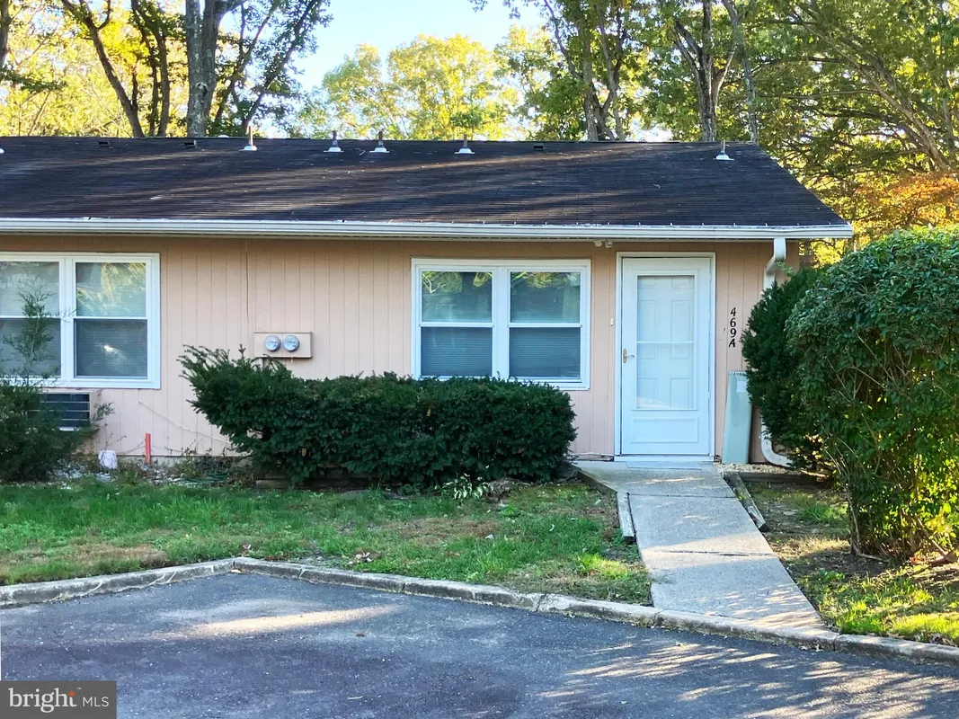 Property Slideshow image 1 of 24 | 469a thornbury ct, Lakewood, NJ, 08701