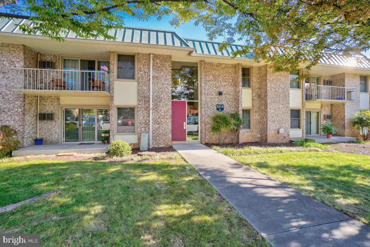 Property Slideshow image 1 of 10 | 3314 chiswick ct 62-1g, Silver Spring, MD, 20906