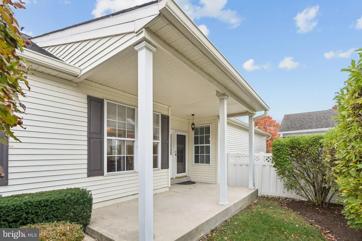 Property Slideshow image 1 of 33 | 1402 s hunting horn turn, Glen Mills, PA, 19342