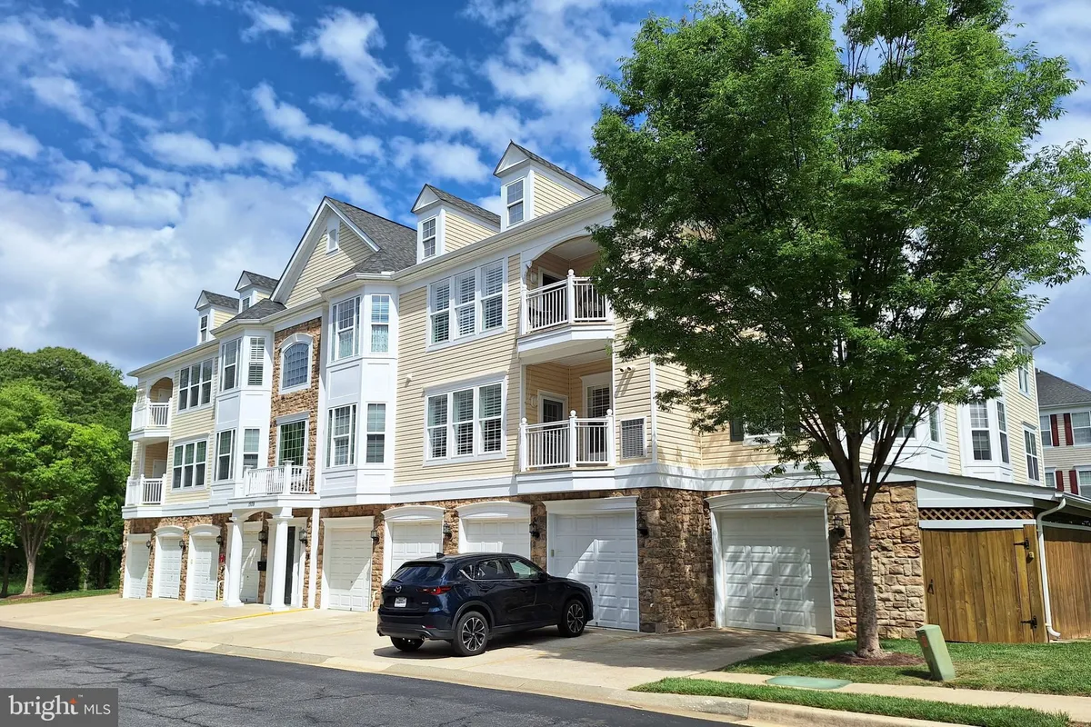 Property Slideshow image 1 of 35 | 1509 feral dae ln unit 204, Annapolis, MD, 21409