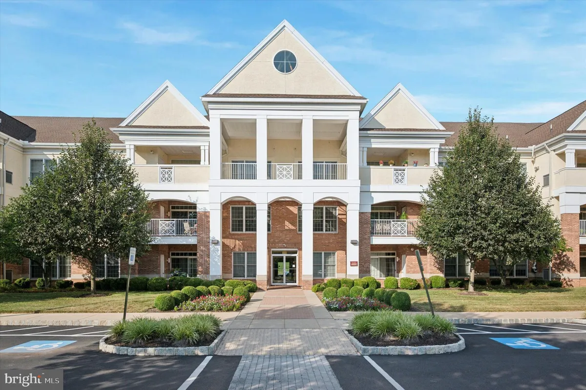 Property Slideshow image 1 of 24 | 4105 meridian blvd # 4105, Warrington, PA, 18976