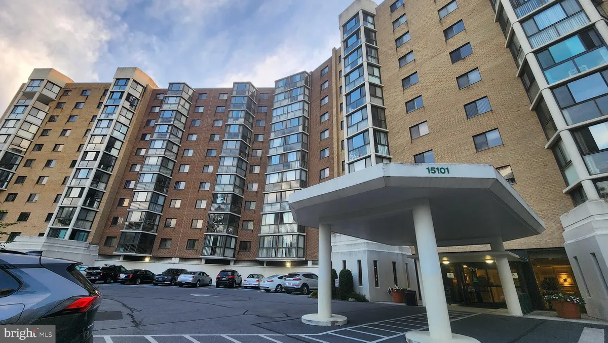 Property Slideshow image 1 of 37 | 15101 interlachen dr 1-315, Silver Spring, MD, 20906