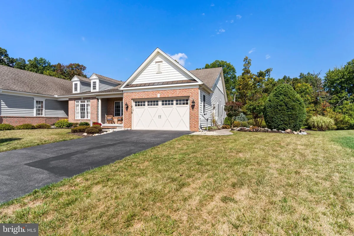 Property Slideshow image 1 of 37 | 152 st michaels way, Hanover, PA, 17331