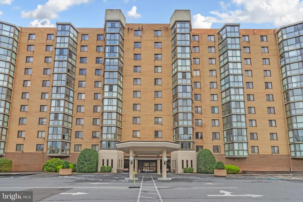 Property Slideshow image 1 of 22 | 3310 n leisure world blvd 520, Silver Spring, MD, 20906