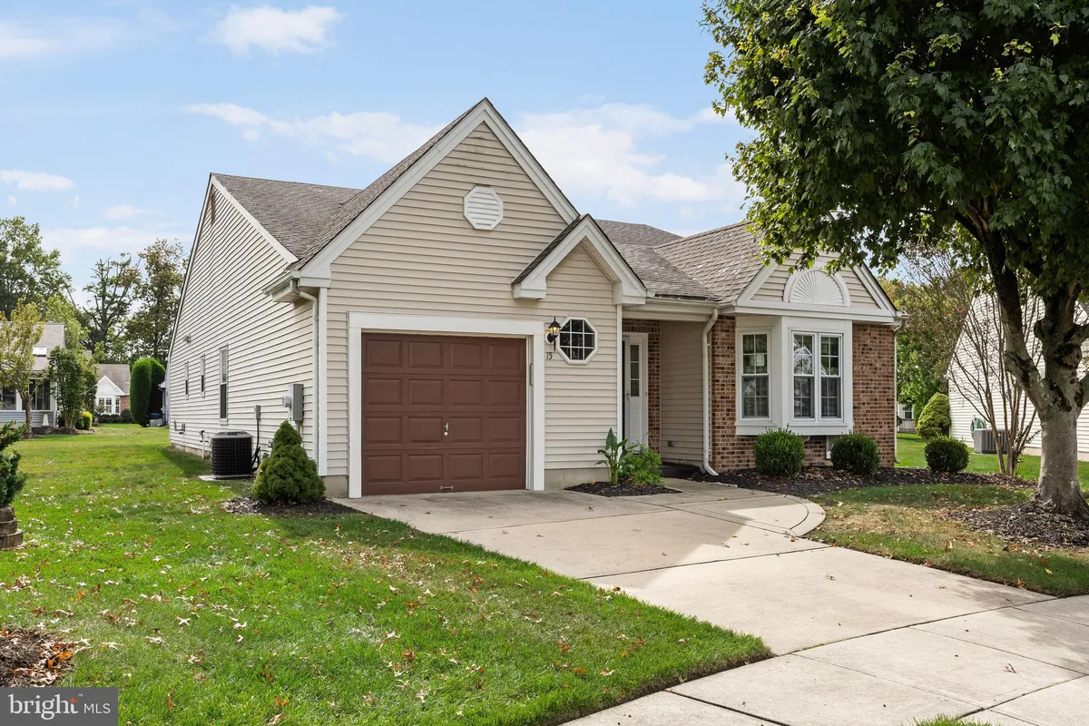 Property Slideshow image 1 of 26 | 15 pecan ct, Mount Laurel, NJ, 08054
