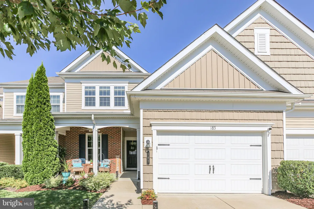 Property Slideshow image 1 of 32 | 183 long point dr, Fredericksburg, VA, 22406