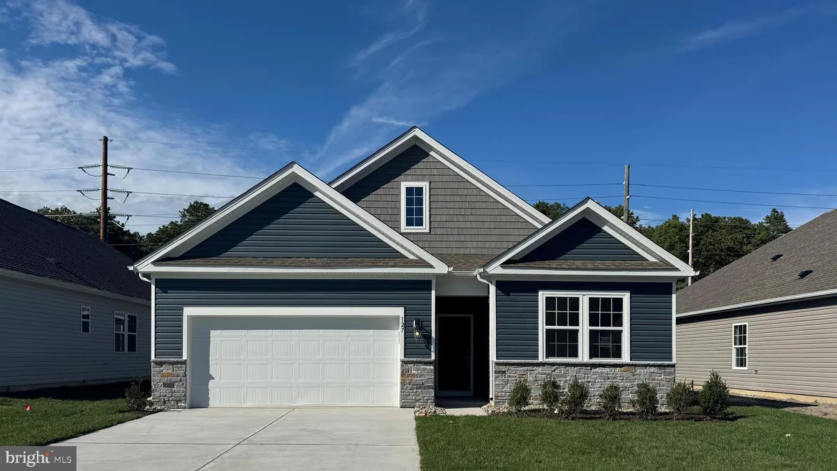 Property Slideshow image 1 of 52 | 127 hilton head ct, Egg Harbor Township, NJ, 08234