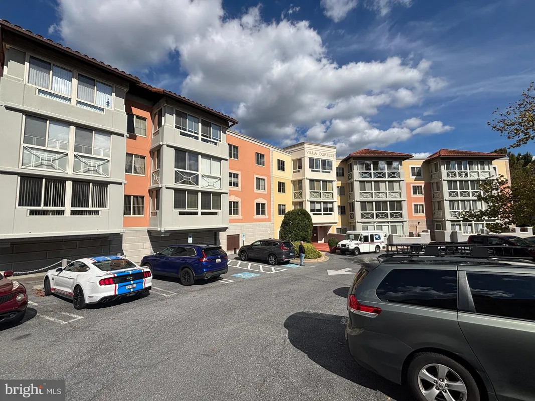 Property Slideshow image 1 of 23 | 14801 pennfield cir 412, Silver Spring, MD, 20906