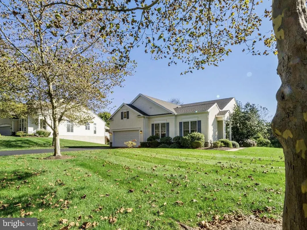 Property Slideshow image 1 of 61 | 206 joyce cir, Avondale, PA, 19311